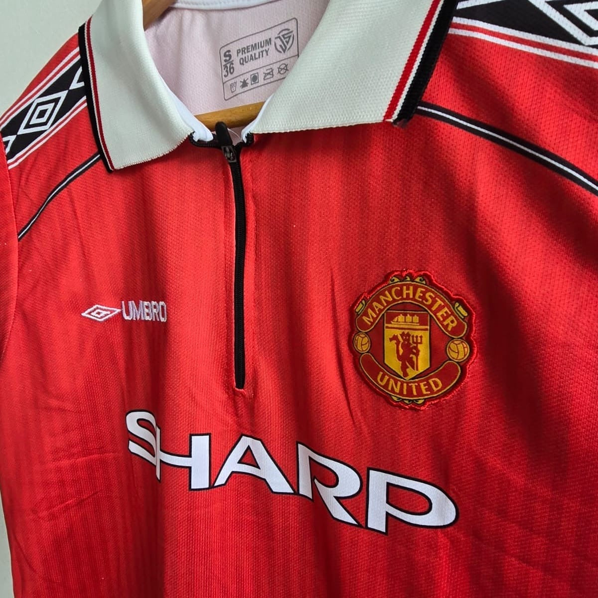 Manchester United 1998-99 D. Beckham half sleeves (zip)